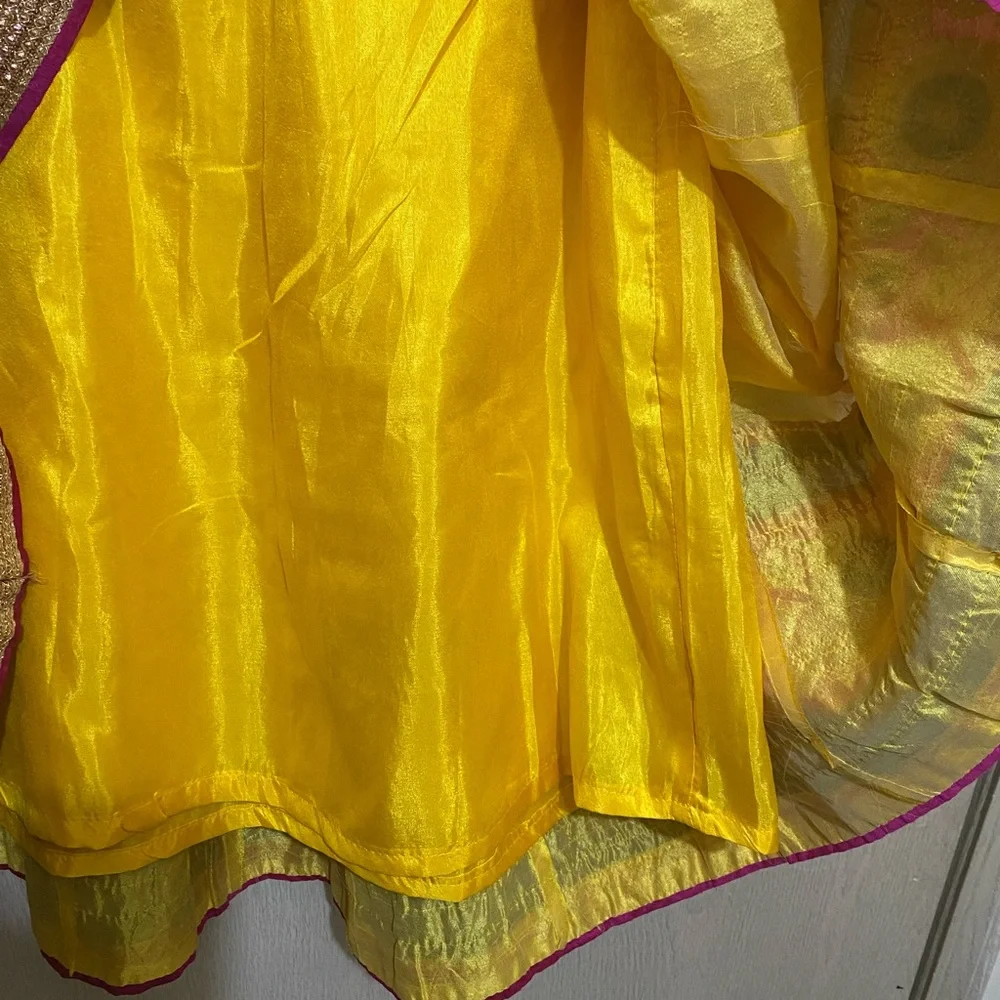 Yellow Indian Lehenga Skirt - Size XL - Adjustable Waist - Picture 4 of 9